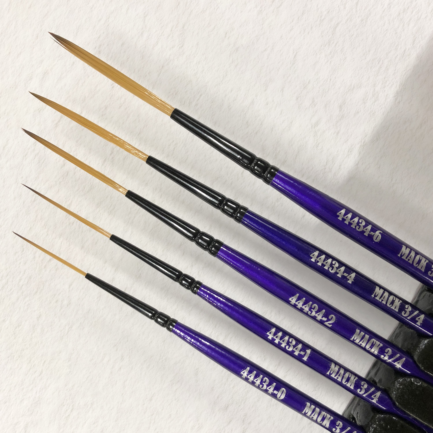 Mack ¾ Handle 444 Virus Brush